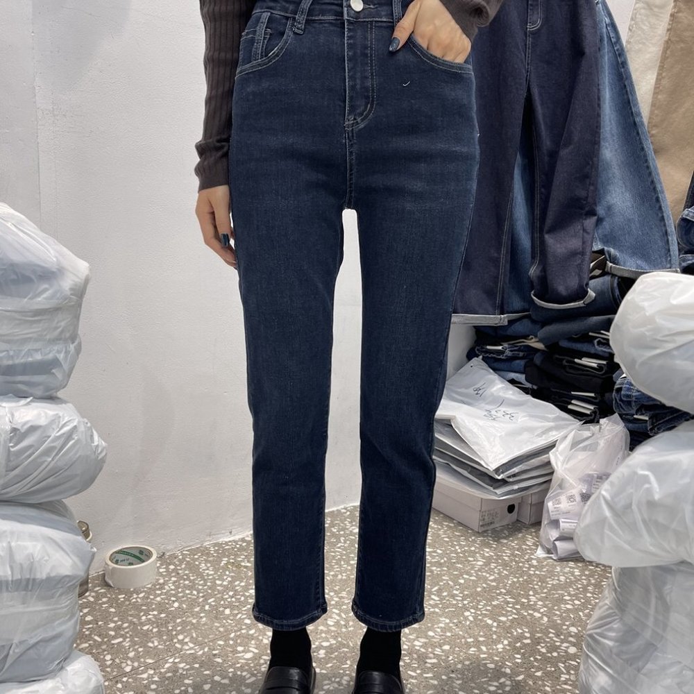 woman jeans